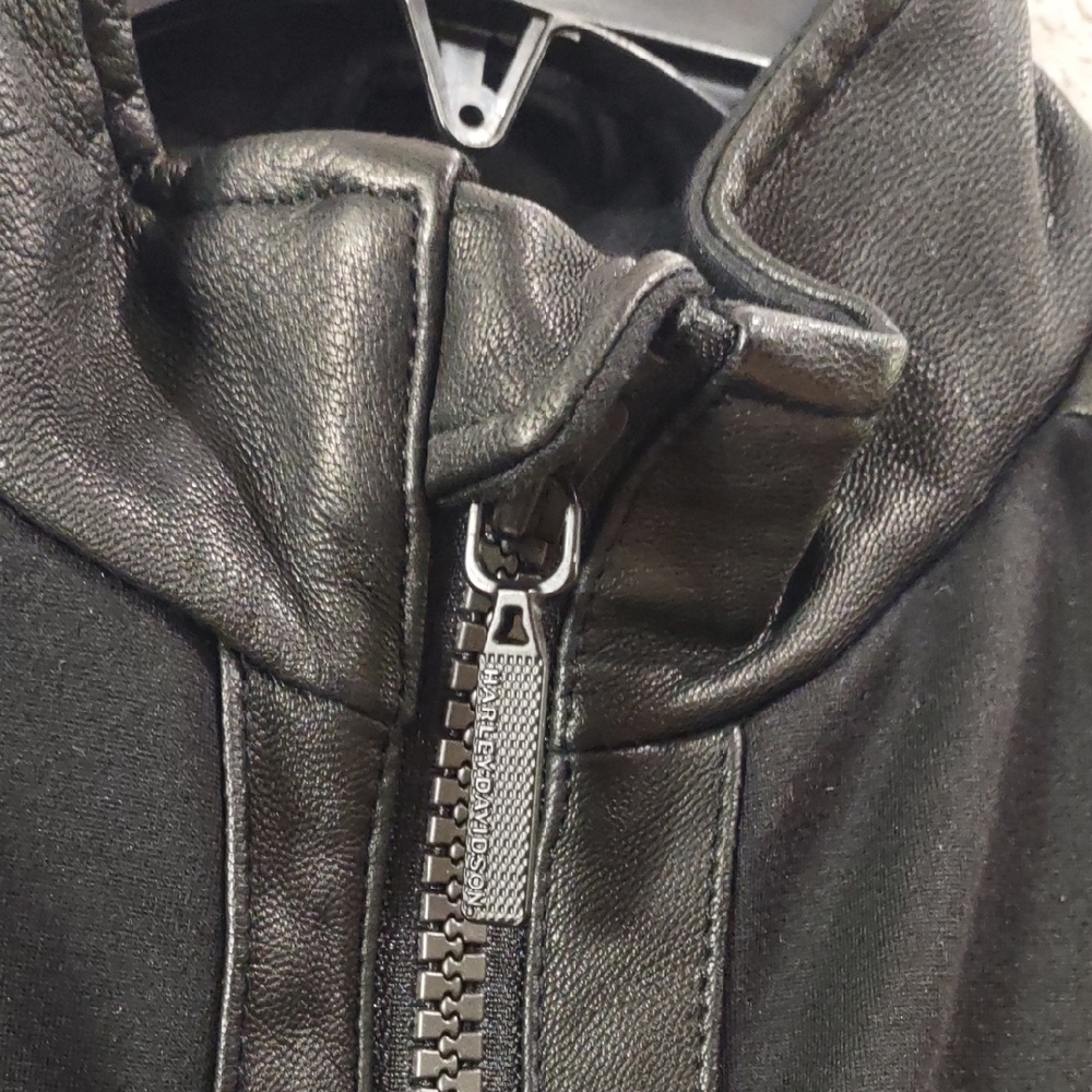 HARLEY DAVIDSON Black Zip-Up Jacket - Picture 9 of 17